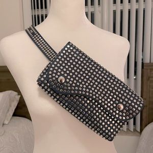 Woman’s Belt Bag